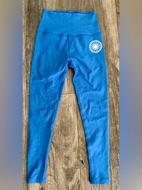 Beyond Yoga Kids Bright Blue Leggings with White Wheel Accent